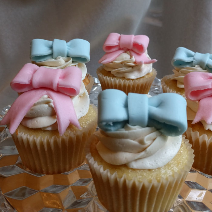 Baby Bow Cupcakes